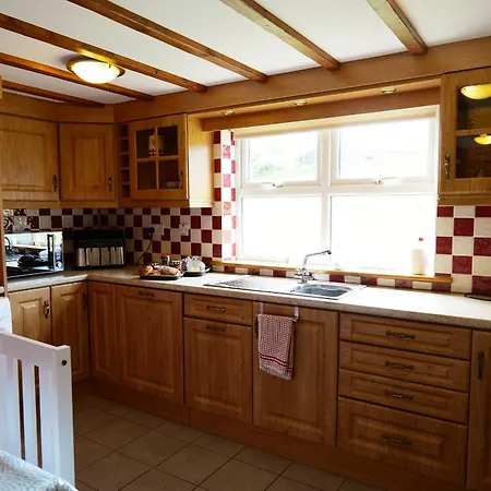 5 Bedroom By Travel Lets Donegal *