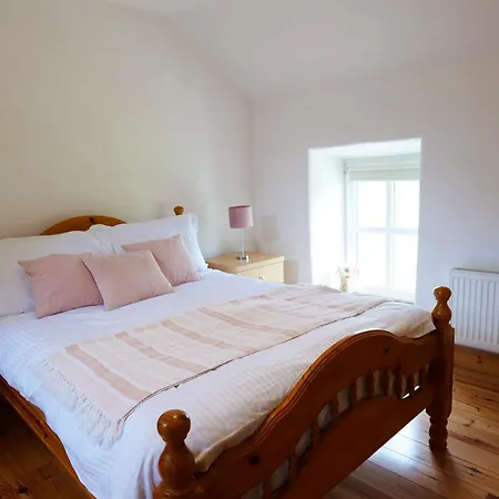 5 Bedroom By Travel Lets Donegal *